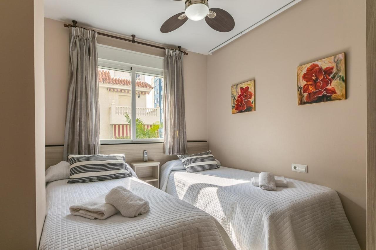Apartamentos Guerrero Torre Del Mar Eksteriør billede