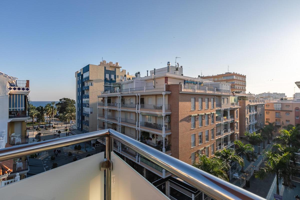 Apartamentos Guerrero Torre Del Mar Eksteriør billede