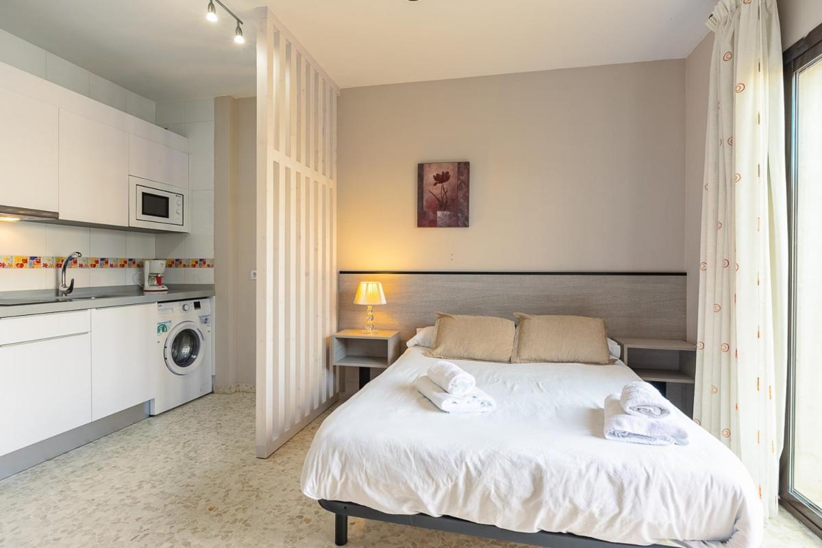 Apartamentos Guerrero Torre Del Mar Eksteriør billede