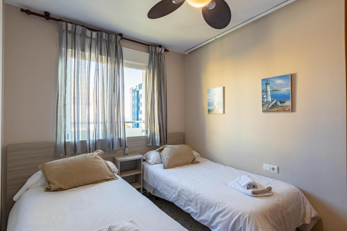Apartamentos Guerrero Torre Del Mar Eksteriør billede