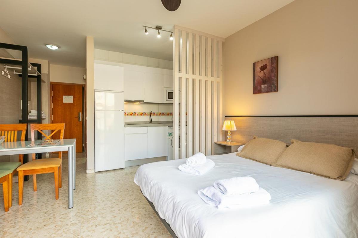 Apartamentos Guerrero Torre Del Mar Eksteriør billede